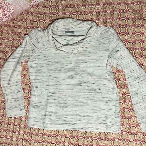 Loveappella Tops - Loveappella Long Sleeve Tee | Size L | Lightweight Sweater